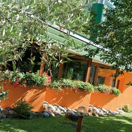 Carnia Hotel