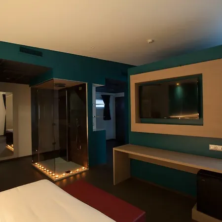 Carnia Hotel